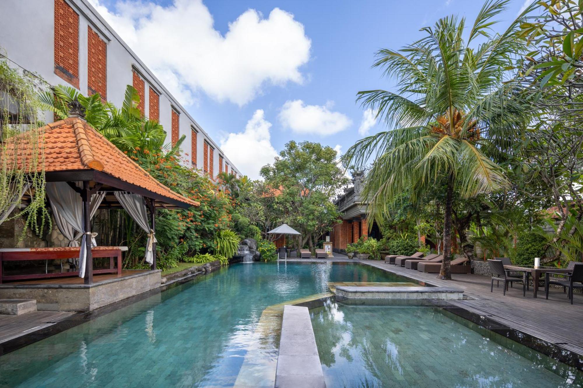 Adi Dharma Hotel Legian Exterior photo