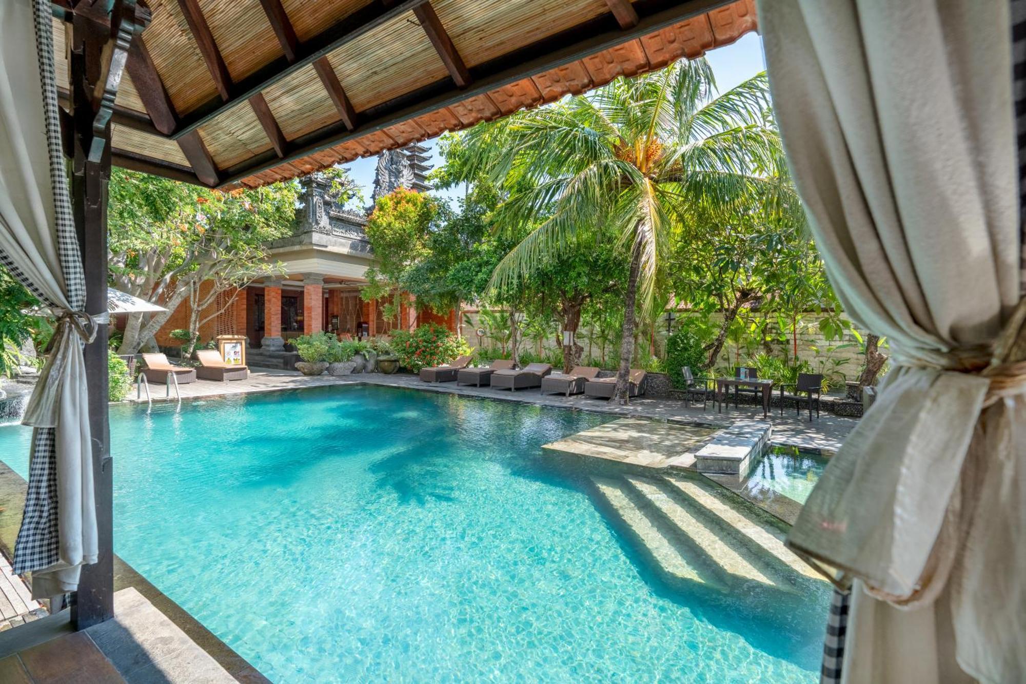 Adi Dharma Hotel Legian Exterior photo