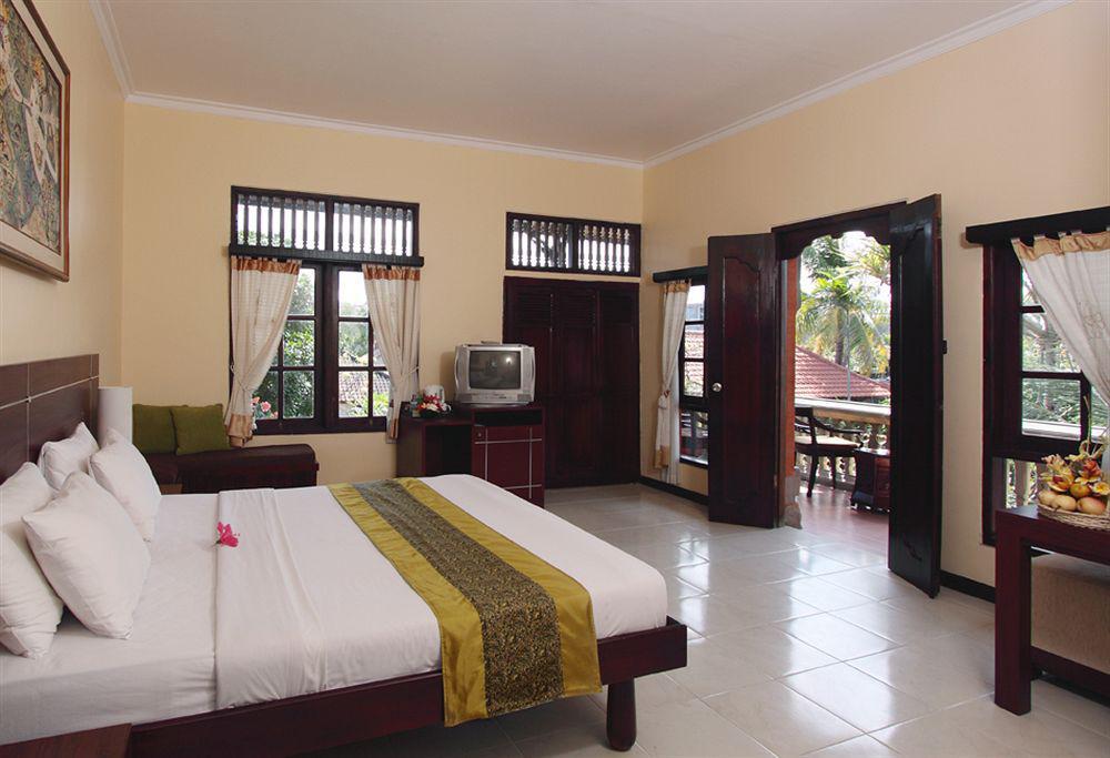 Adi Dharma Hotel Legian Exterior photo